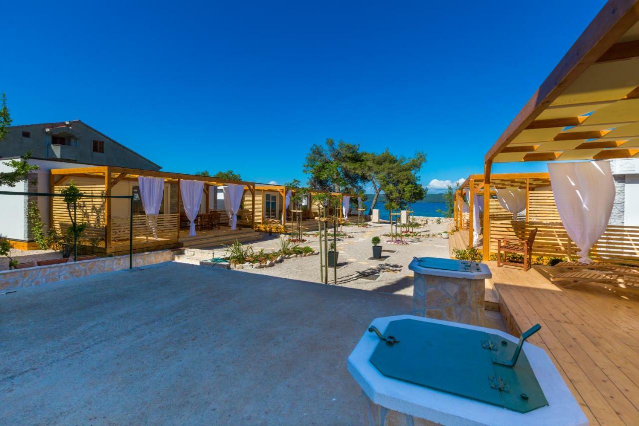 Mobile Homes Pine Tree Dobropoljana Εξωτερικό φωτογραφία