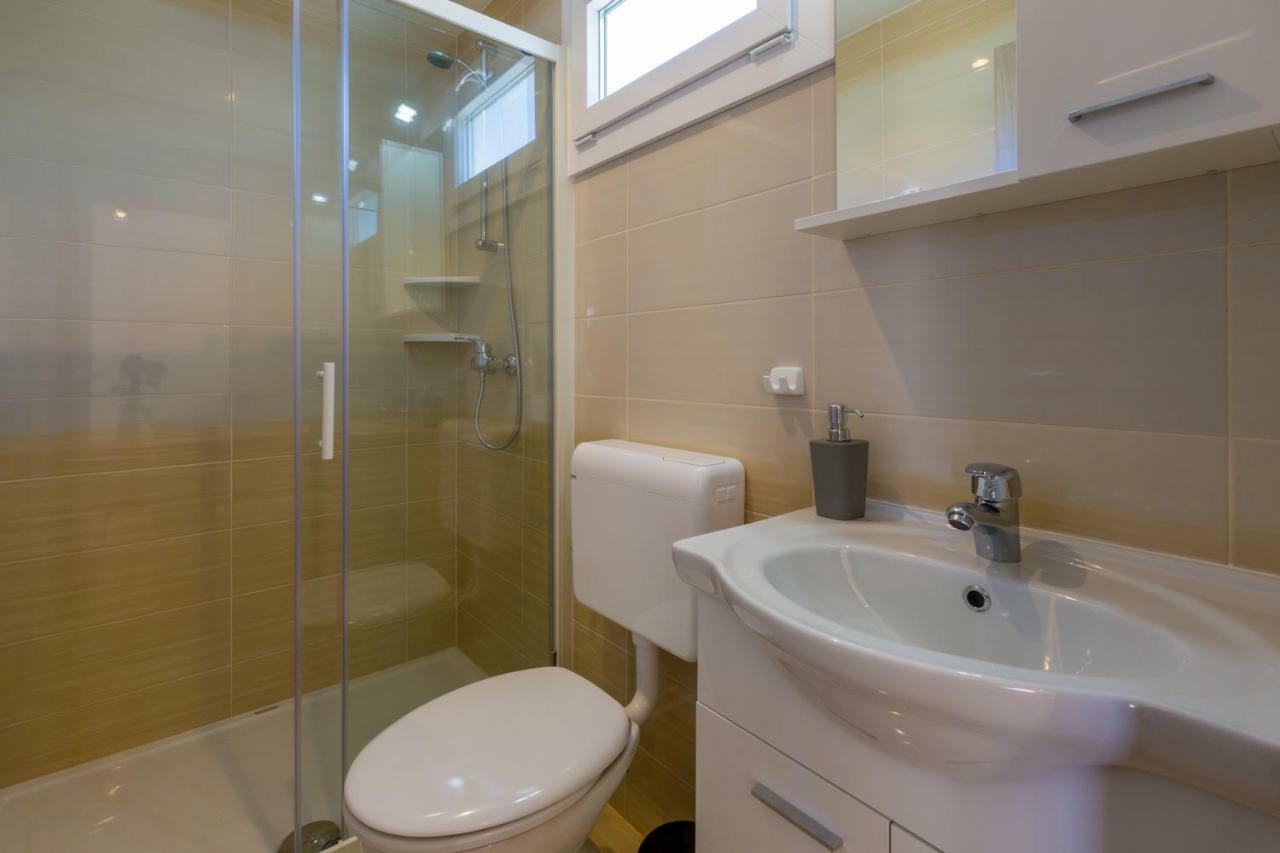 Mobile Homes Pine Tree Dobropoljana Εξωτερικό φωτογραφία