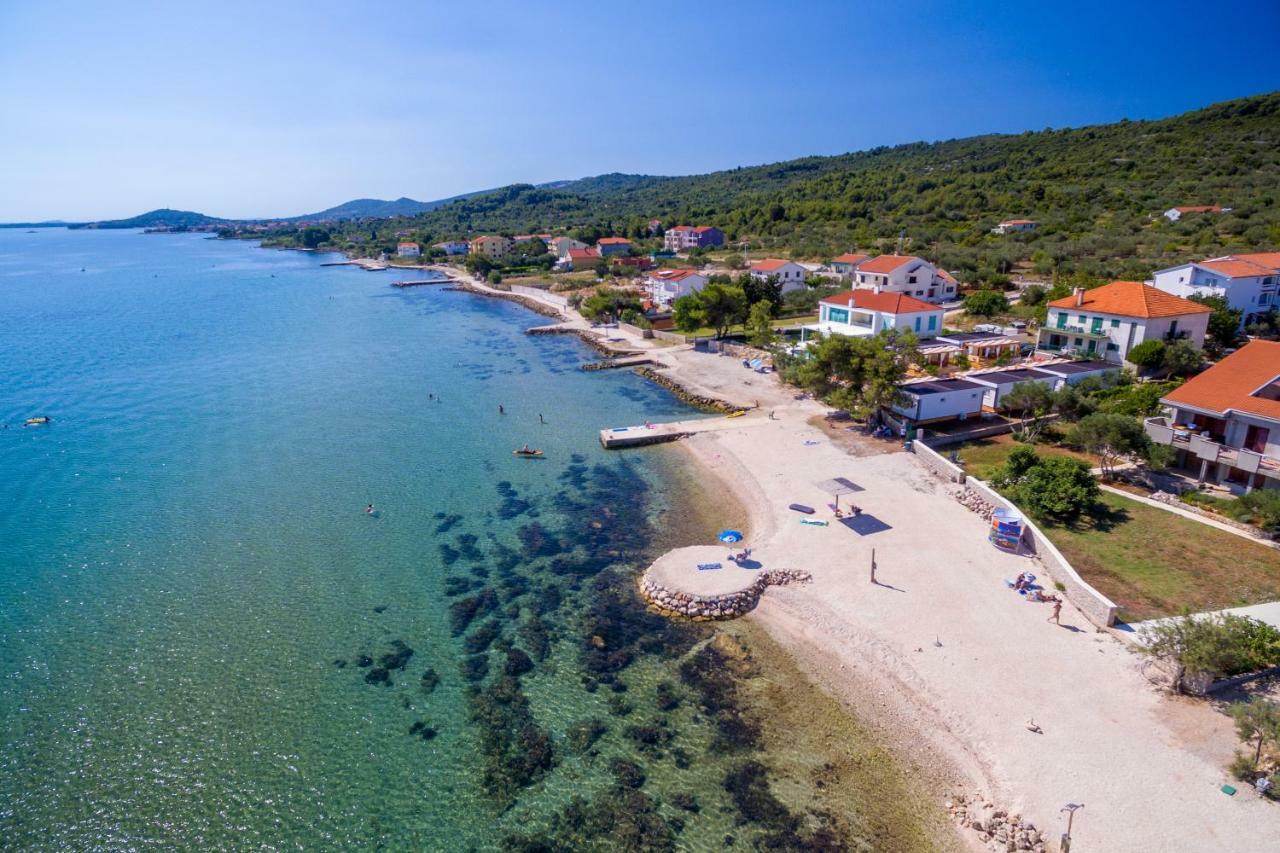 Mobile Homes Pine Tree Dobropoljana Εξωτερικό φωτογραφία