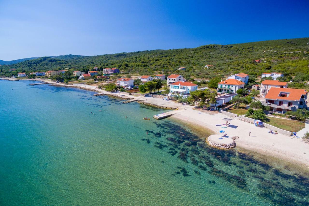 Mobile Homes Pine Tree Dobropoljana Εξωτερικό φωτογραφία