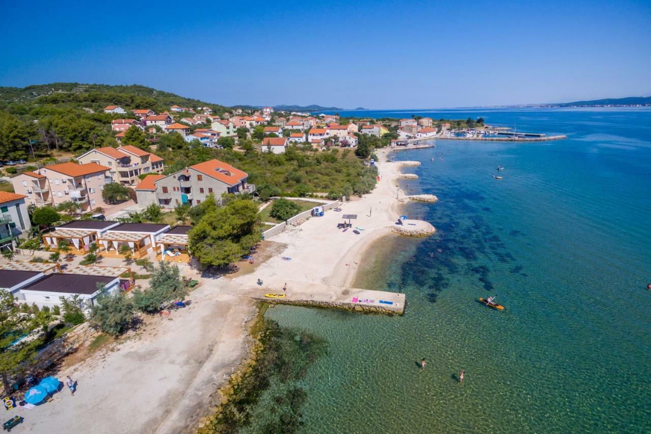 Mobile Homes Pine Tree Dobropoljana Εξωτερικό φωτογραφία