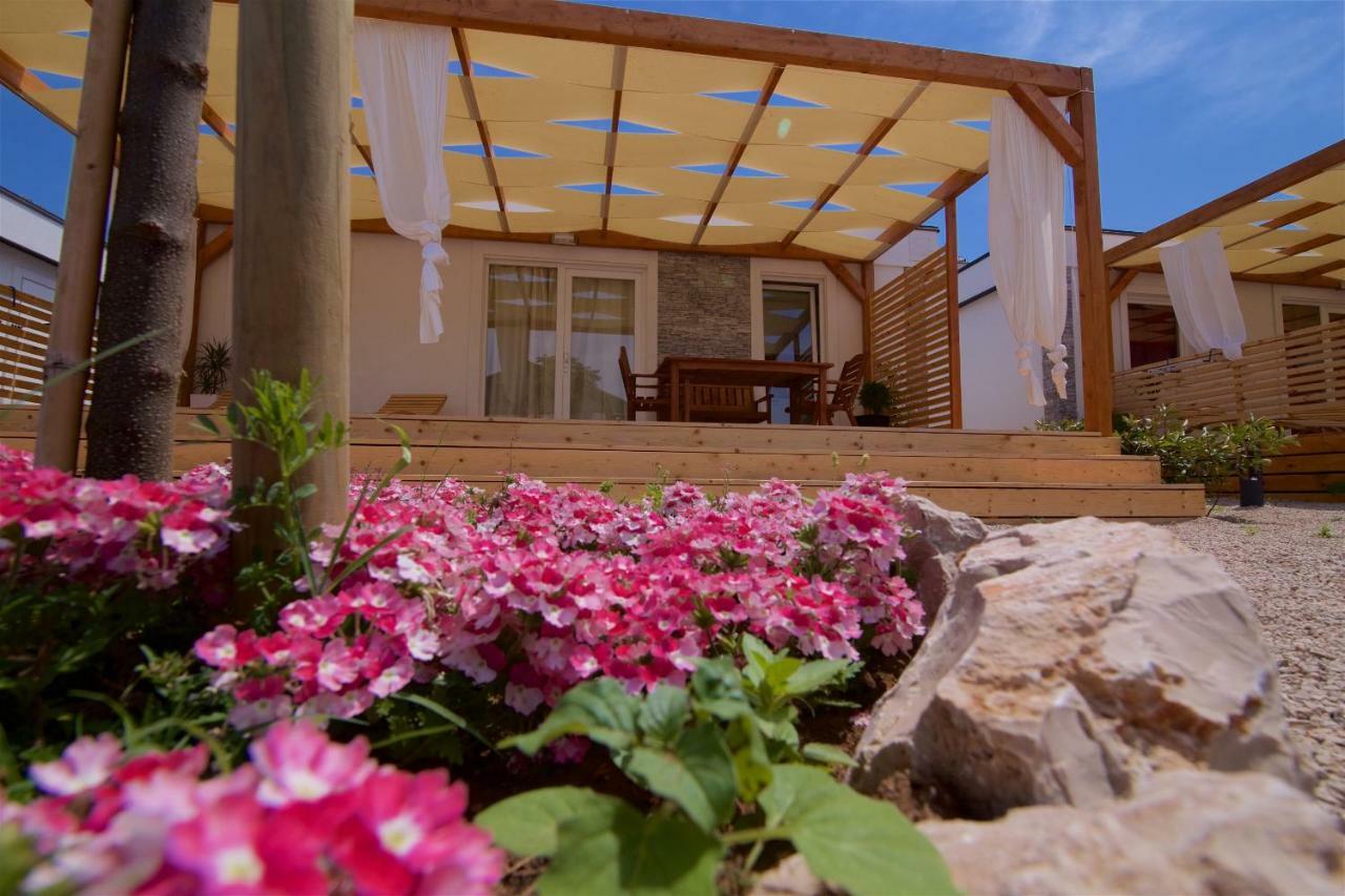 Mobile Homes Pine Tree Dobropoljana Εξωτερικό φωτογραφία