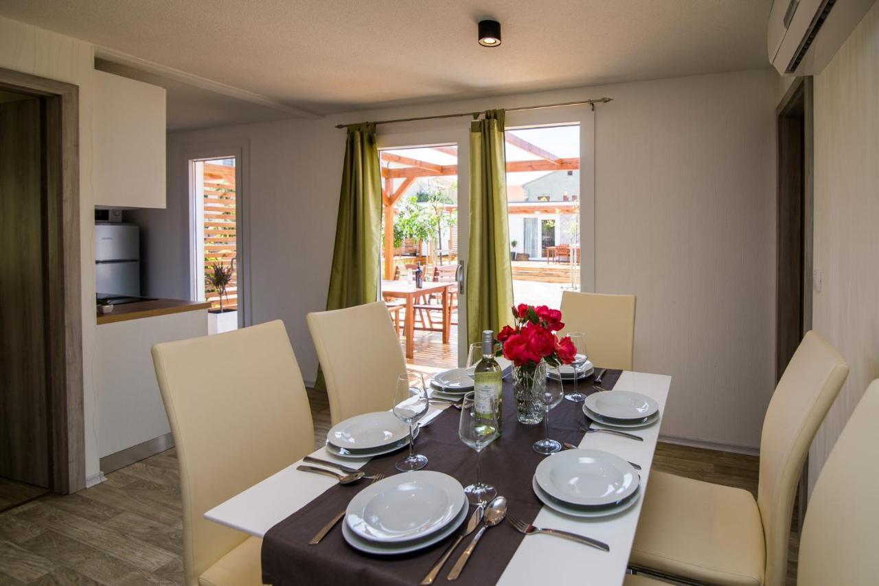 Mobile Homes Pine Tree Dobropoljana Εξωτερικό φωτογραφία