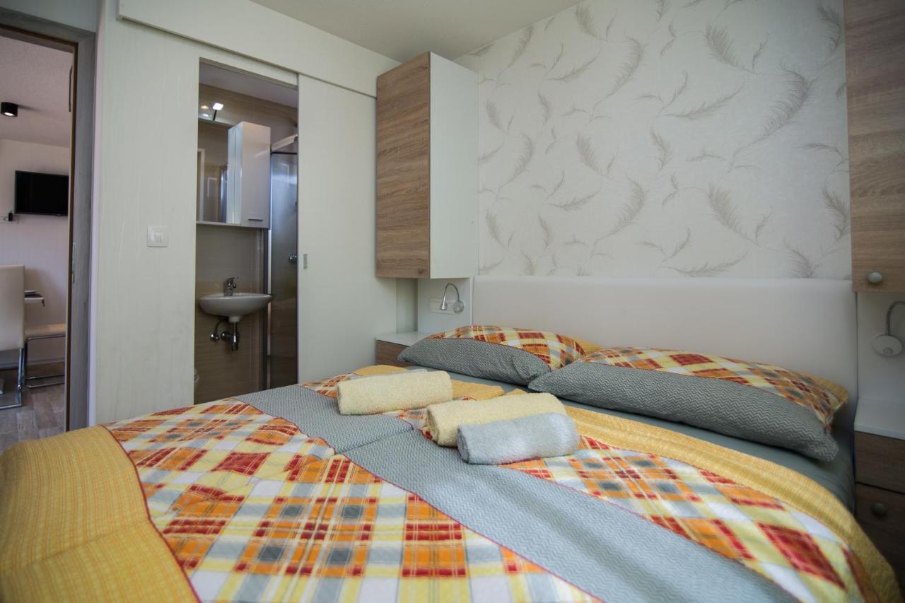 Mobile Homes Pine Tree Dobropoljana Εξωτερικό φωτογραφία